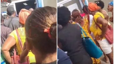 Cubanos protestan ante Etecsa. (Captura de pantalla © Yosmany Mayeta Labrada-Facebook)