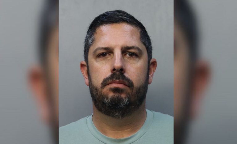 Exempleado de banco de Miami-Dade es arrestado por robo de $500.000