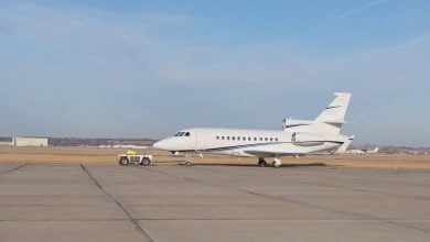 Imagen ilustrativa de un jet Falcon 900EX. (Captura de pantalla © Duncan Aviation-YouTube)