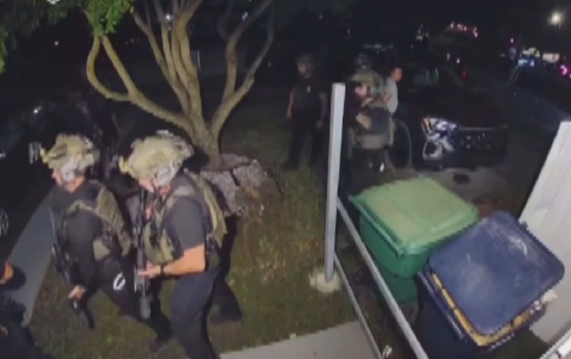 Operativo en Palmetto States. (Captura de pantalla © WPLG Local 10-YouTube)