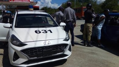 Imagen ilustrativa de la PNR realizando arrestos. (Foto © Héroes de azul en Cuba-Facebook)