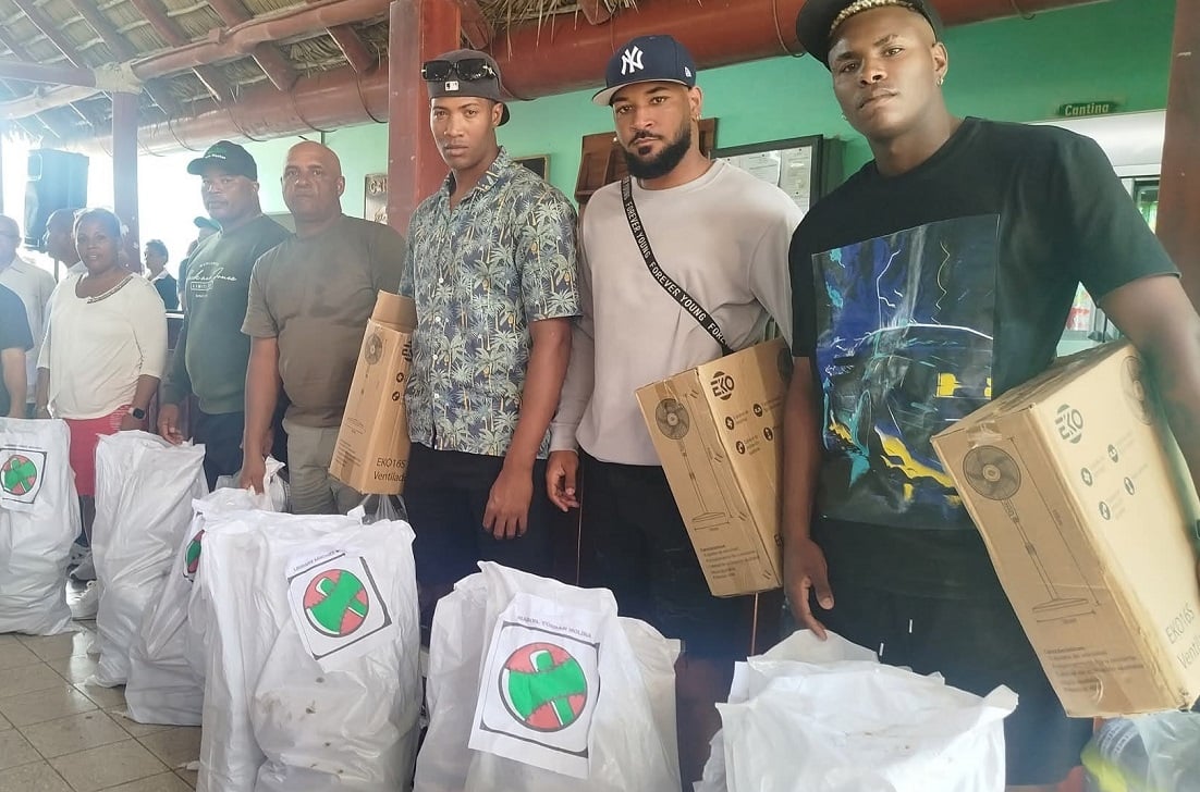 La cara de los jugadores lo dice todo. (Foto © La Tijera-Facebook)