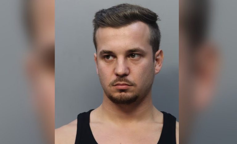 Cubano detenido en Miami-Dade por rastrear a su exnovia con un Apple AirTag