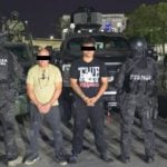 Los detenidos portaban varias bolsas de droga. (Foto © ElMundoInforma1-Twitter)