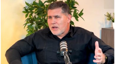 El sobrino-nieto de Fidel Castro, Oscar Pérez Oliva-Fraga. (Captura de pantalla © Almaplustv- YouTube)