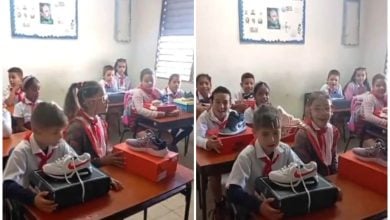 Todos los niños de la clase obtuvieron un nuevo par de zapatos. (Captura de pantalla © yunita.cervantes- TikTok)