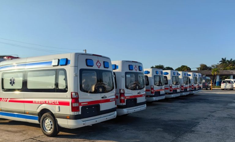 Cuba compra 50 ambulancias nuevas ¿De qué sirven sin combustible?