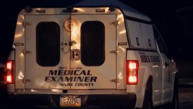 Las autoridades llegaron a la escena tras el macabro descubrimiento. (Captura de pantalla © Al Rojo Vivo-YouTube)