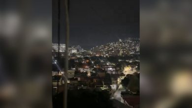 Las supuestas explosiones pueden ser escuchadas en varias partes de la capital venezolana. (Captura de pantalla © AlertaNews24-Twitter)