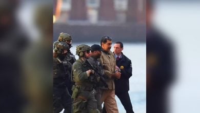 Maduro siendo trasladado ante corte en Nueva York. (Captura de pantalla © Timmy_Turnes-Twitter)