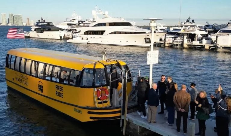 Miami Beach lanza nuevo servicio gratuito de taxi acuático