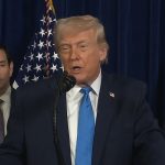 Trump durante la conferencia de prensa. (Captura de pantalla © The White House-YouTube)