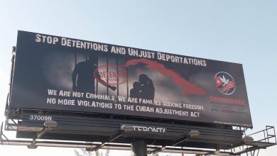 Valla publicitaria colocada en Florida. (Foto © Daniel Benitez-Facebook)