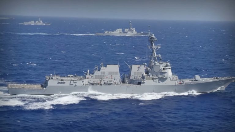 EEUU despliega destructor lanzamisiles a solo 111 kilómetros de Cuba