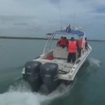 Guardafronteras de Cuba en el mar. (Captura de pantalla © AmericaTeVe Miami-YouTube)