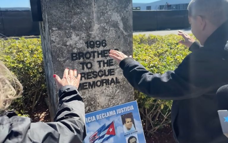 Familiares de las víctimas de los Hermanos al Rescate rinden homenaje a 30 años de su derribo