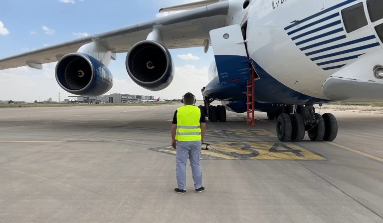 Misterioso avión de carga ruso aterriza en Cuba y genera alarma en Washington