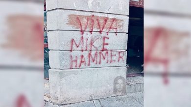 Mensaje a favor de Mike Hammer en Santiago. (Foto © Lara Crofs-Facebook)