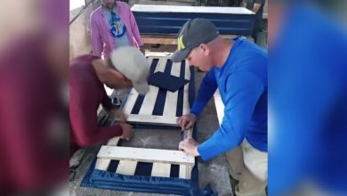 El proyecto busca lidiar con la escasez de ataúdes en la Isla, donde no se puede siquiera morir con dignidad. (Foto © CMHS Radio Caibarién-Facebook)