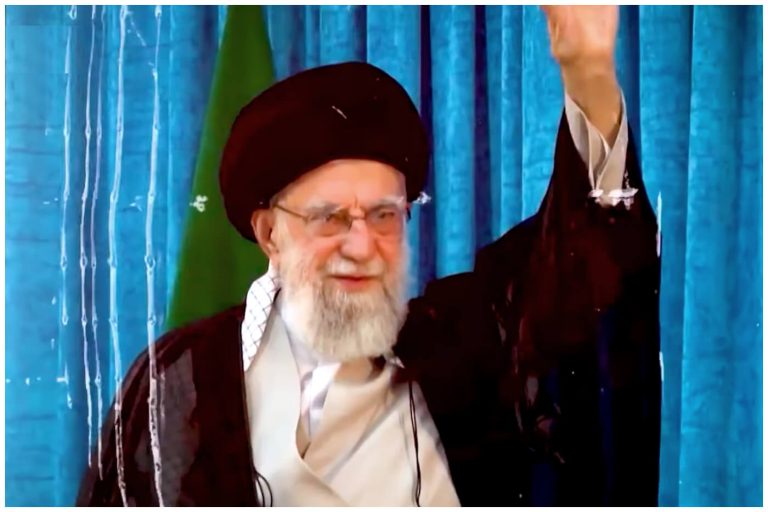 Hijo del Ayatola Alí Jamenei podría convertirse en nuevo líder de Irán