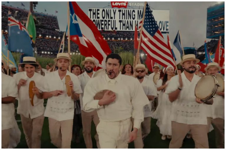 Bad Bunny hace historia con su mensaje en el halftime show del Super Bowl 2026