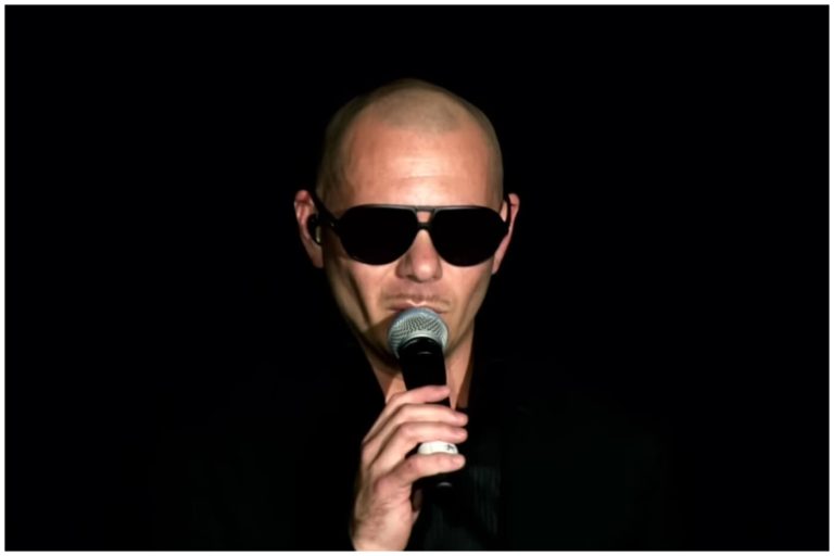 Pitbull a migrantes en EEUU: “Si no te gusta, regresa a tu país”