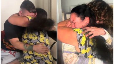 La familia lloró en un abrazo de varios miutos. (Captura de pantalla © Gozoon88- TikTok)