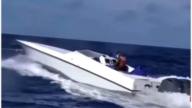 Lancha rápida en aguas de Cuba. Imagen de referencia. (Captura de pantalla © América TeVé- YouTube)