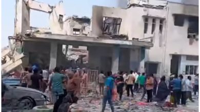 Bombardeo de EEUU e Israel a escuela en Irán deja más de 50 niñas muertas. (Captura de pantalla © La Vanguardia- YouTube)
