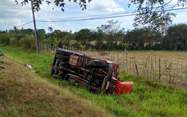 Accidente masivo en Villa Clara deja 16 heridos, entre ellos menores de edad