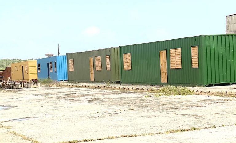 Cuba recurre a convertir contenedores metálicos en viviendas