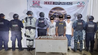 Jóvenes cubanos detenidos en México. (Foto © Fiscalía General del Estado de Chiapas-Facebook)