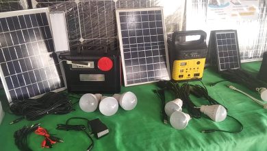 Imagen ilustrativa de unos kits solares portátiles. (Captura de pantalla © CamisolSolar-Youtube)