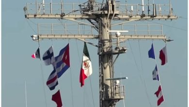 Buque mexicano en La Habana, el gobierno de México se mantiene aliado de la dictadura cubana. (Captura de pantalla © AFP Español- YouTube)