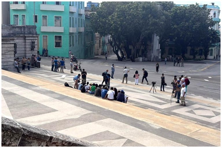 Estudiantes de la Universidad de La Habana protestan por crisis energética