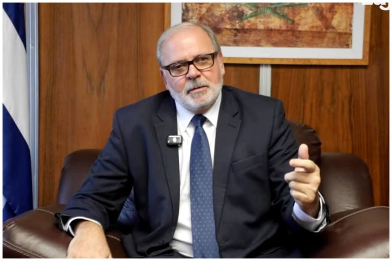 Embajador de Cuba en México niega venta de ayuda humanitaria