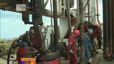 Imagen ilustrativa de un pozo petrolero en la Isla. (Captura de pantalla © Canal Caribe-YouTube)