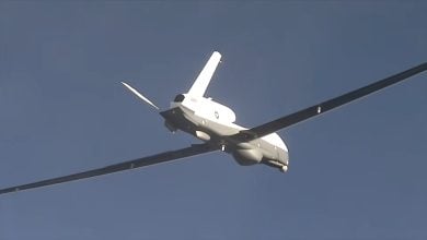 Imagen ilustrativa del mismo modelo del dron que sobrevoló la Isla. (Captura de pantalla © Defence Study-YouTube)