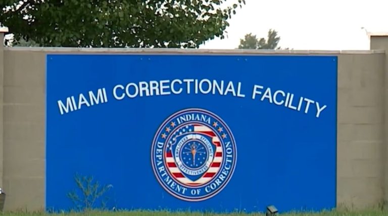 Muere joven cubano bajo custodia del ICE en Miami