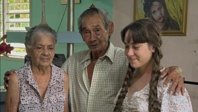 La nieta de los fallecidos compartió detalles de cómo fue crecer junto a las víctimas. (Foto © Sophie Lam-Facebook)