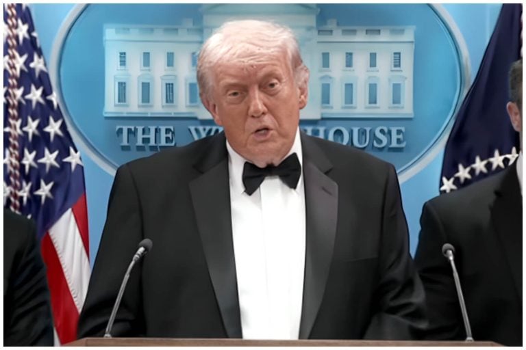 Trump afirma que el régimen de Cuba colapsará este verano