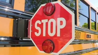 Los autobuses utilizarán cámaras de video para vigilar que esta ley se cumpla. (Captura de pantalla © CBS Miami-YouTube)