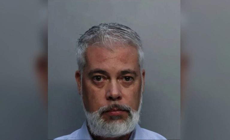 Cubano bajo libertad condicional por fraude es arrestado por estafa en Miami-Dade