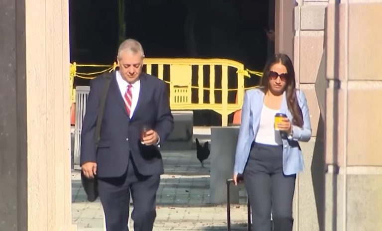 Excongresista de Miami hallado culpable de trama millonaria ligada a Maduro