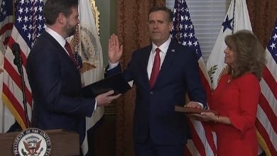 John Ratcliffe siendo nombrado oficialmente Director de la CIA. (Captura de pantalla © TIME Breaking News-YouTube)