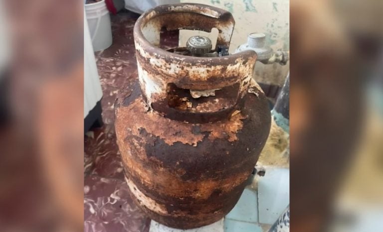 Cubanos denuncian venta en dólares de balitas de gas oxidadas y dañadas