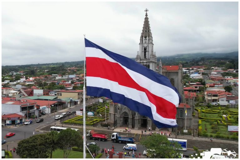Costa Rica anuncia regularización para miles de migrantes cubanos